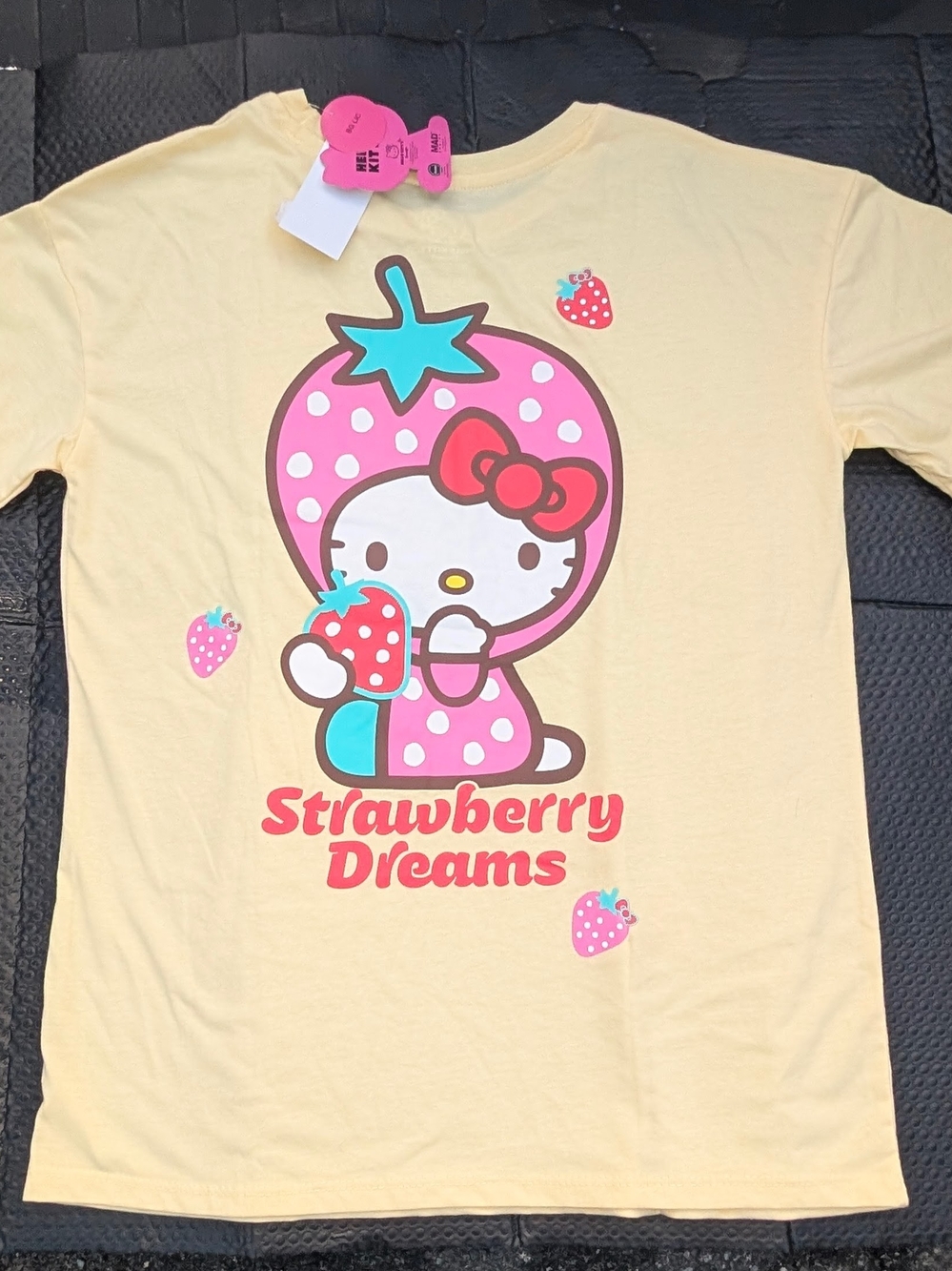 NWT Sanrio Hello Kitty Strawberry Dreams Oversized Yellow Graphic Tee Girls